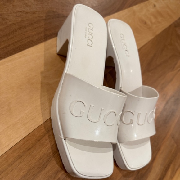 Gucci slides - Picture 1 of 3